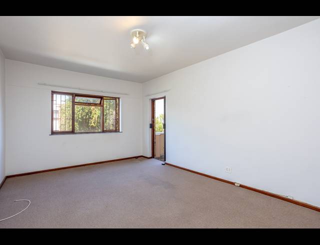 3 BEDROOM APARTMENT RENTED IN WYNBERG UPPER